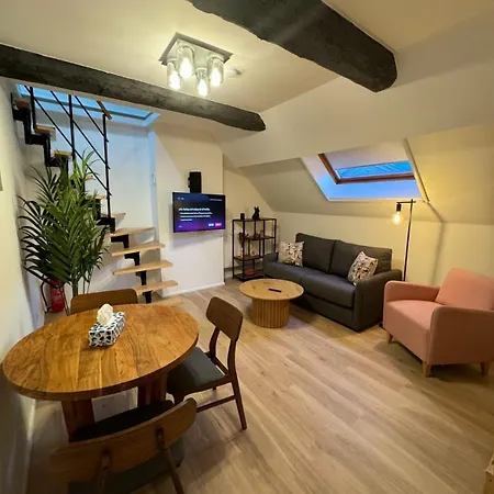 Luxury Royal By Rikas Apartment